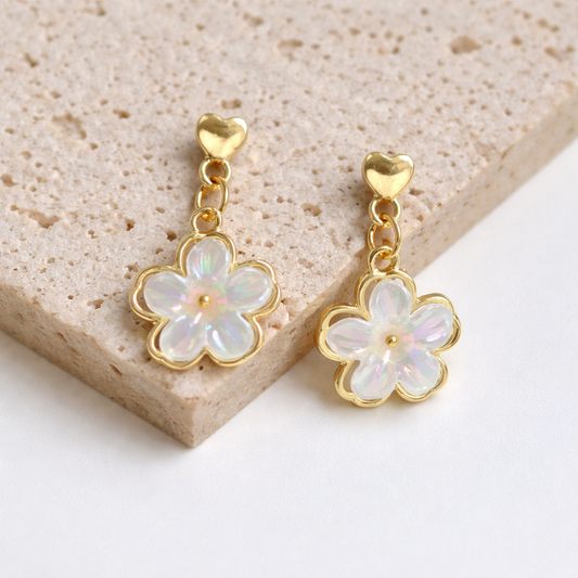 Luxury White Floral Dangle Earrings