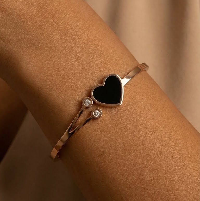 RoseBlack Heart Shape Bangle Bracelet