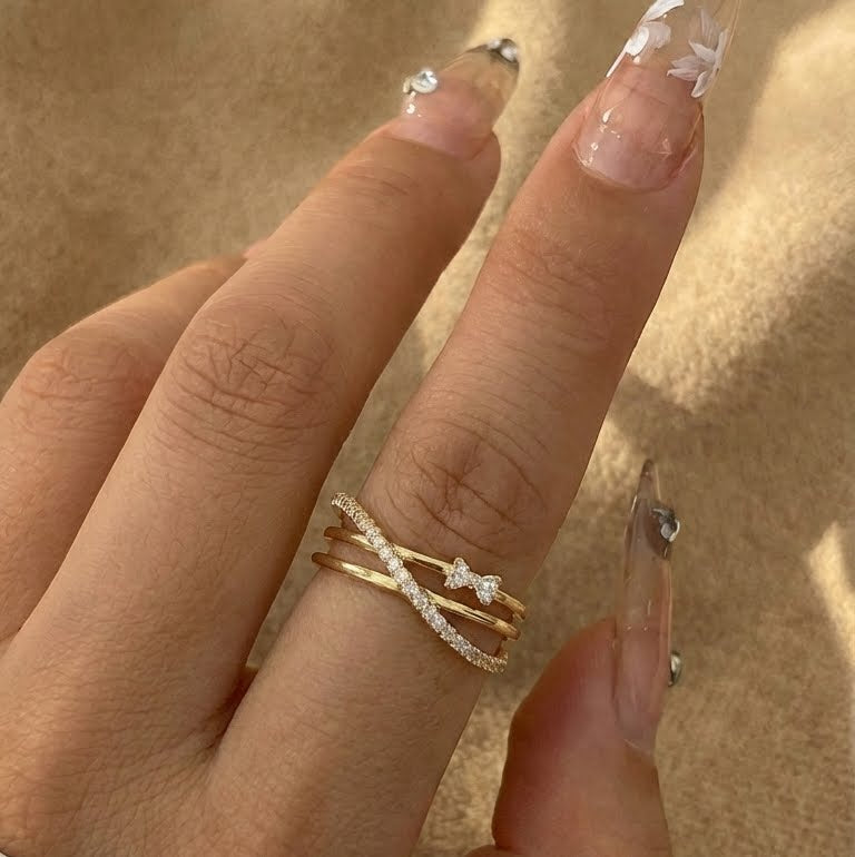 Intertwined Infinity Cross-Over Ring