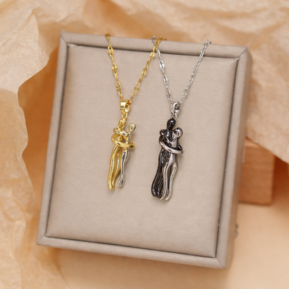 Black Hug Couple Pendant ✨