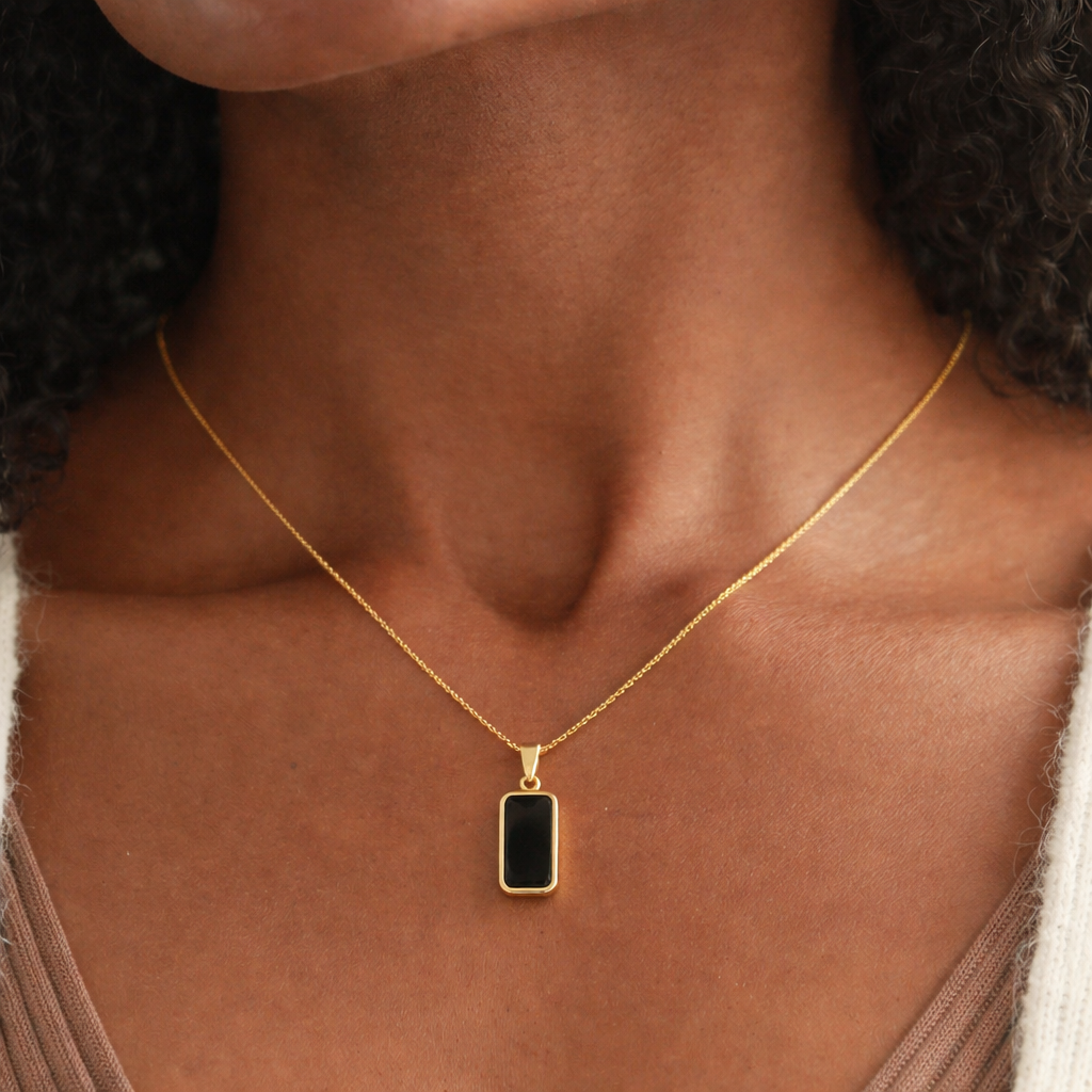 WOMEN AENTI BLACK PENDENT