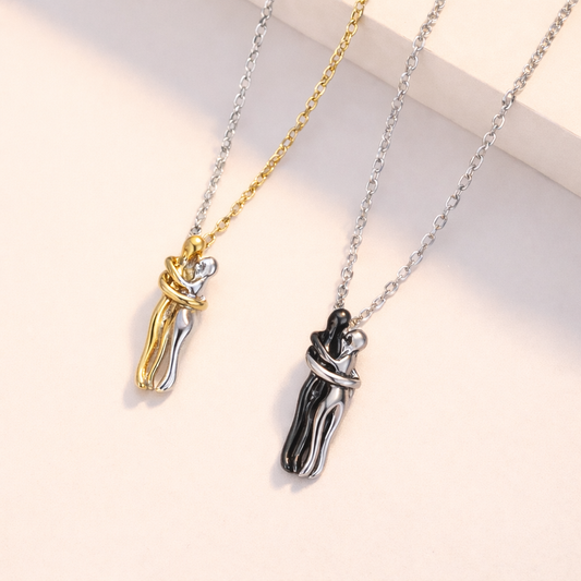 Black Hug Couple Pendant ✨